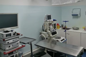 Macchinari all'avanguardia e tecniche sempre al passo con i tempi, garantiscono al tuo pet interventi chirurgici sicuri e le migliori cure.